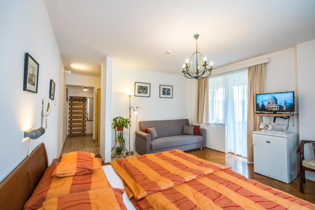 Szent Kristóf Panzió és Apartmanok Esztergom Exterior foto