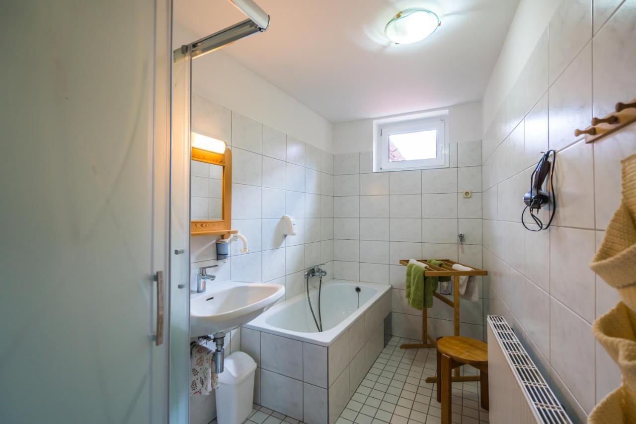 Szent Kristóf Panzió és Apartmanok Esztergom Exterior foto